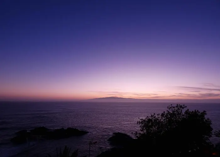 By The Beach With Amazing Teide View *